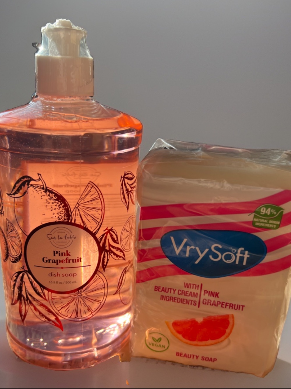 BUNDLE PINK GRAPEFRUIT LIQUID DISH SOAP AND FOUR PACK VEGAN BEAUTY BARS